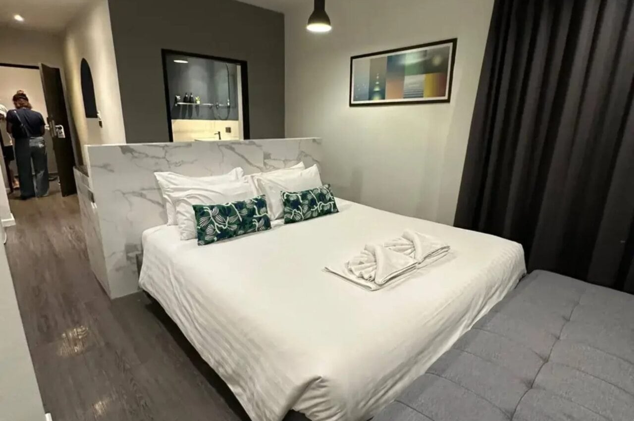 Leasehold hotel with 17 rooms in Khlong San Bangkok - THBP-1348